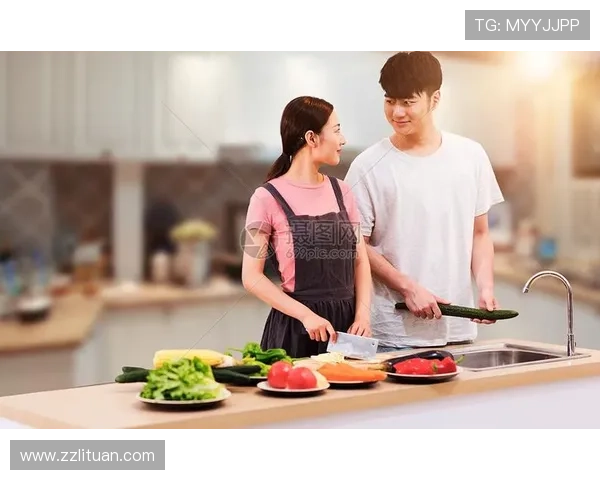 围绕韩国电影厨房展现温馨家庭与治愈情感的动人故事温暖旅程